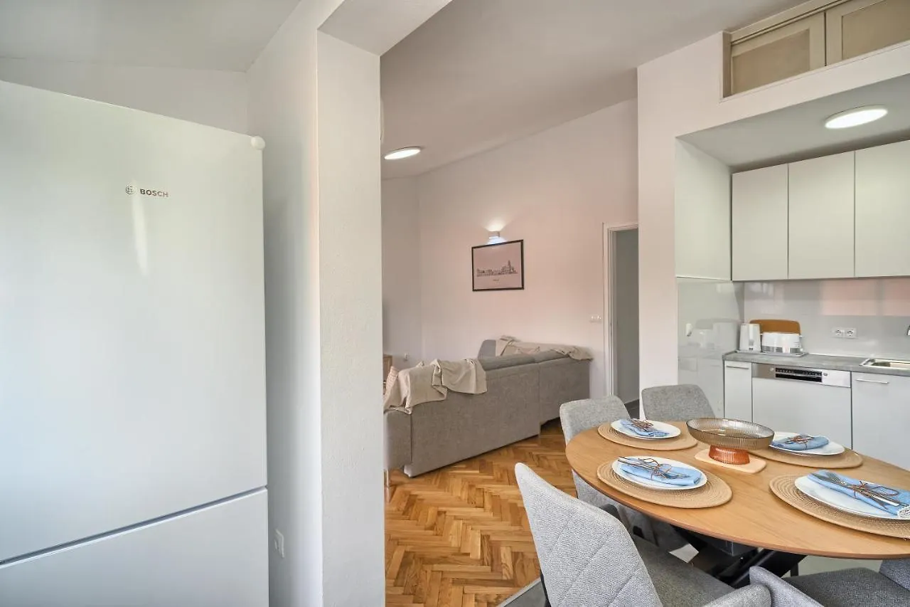 A3 - Luxury Apt W Big Balcony 4 Min Walk To Beach سبليت شقة