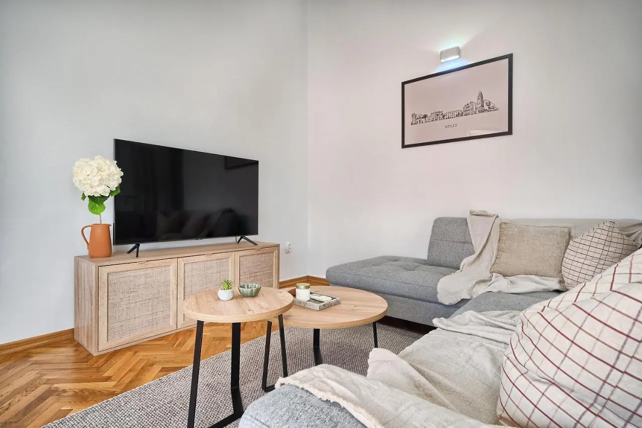 A3 - Luxury Apt W Big Balcony 4 Min Walk To Beach سبليت 0*,